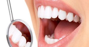 8 وسائل طبيعية للحفاظ على بياض ولمعان الأسنان